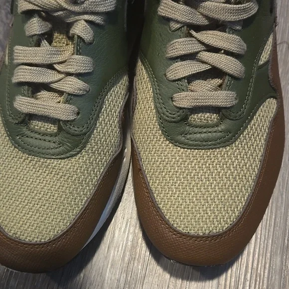 Nike Air Max 1 ESS PRM “Neutral Olive/Cargo Khaki” US Men Size 9.5 RETAIL $250 - Picture 4 of 10